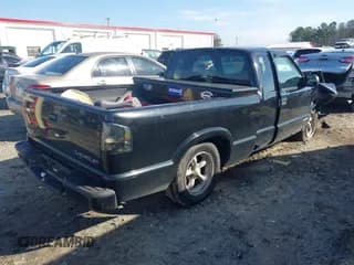 ✅ 2003 Chevrolet S-10 LS • VIN: 1GCCS19X738186994 • Лот: 41488981. Опубликован ранее на IAAI с пробегом 218 950 миль. Бесплатный доступ к архиву аукционных продаж из США и подробный отчёт об истории автомобиля на DreamBid. Изображение 4.