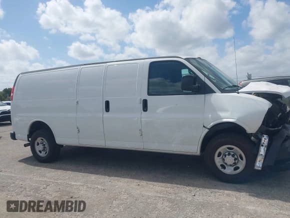 ✅ 2021 Chevrolet Express Cargo • VIN: 1GCWGBFP9M1154499 • Lot: 42115725. Listed on IAAI with 53,198 mi. Free auction sales archive from the USA and detailed vehicle history report at DreamBid. Image 14.