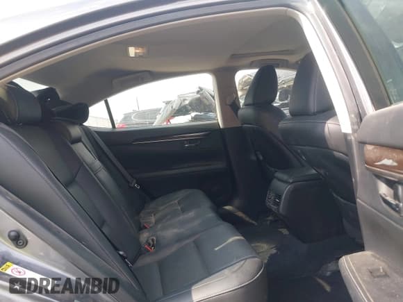 ✅ 2015 Lexus ES 330 • VIN: JTHBK1GG7F2171352 • Lot: 43187569. Listed on IAAI with 187,605 mi. Free auction sales archive from the USA and detailed vehicle history report at DreamBid. Image 8.