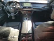 ✅ 2013 BMW 7 Series 750Li xDrive • VIN: WBAYF8C5XDD141533 • Lot: 86252435. Wystawiony na Copart z przebiegiem 64 511 mil. Bezpłatny archiwum sprzedaży aukcyjnych z USA i szczegółowy raport historii pojazdu na DreamBid. Zdjęcie 8.