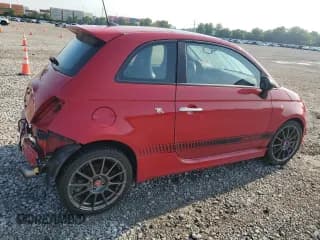 ✅ 2017 FIAT 500 Abarth • VIN: 3C3CFFFH0HT565752 • Lot: 60149055. Wystawiony na Copart z przebiegiem 83 770 mil. Bezpłatny archiwum sprzedaży aukcyjnych z USA i szczegółowy raport historii pojazdu na DreamBid. Zdjęcie 3.