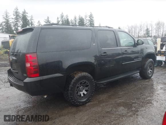 ✅ 2008 Chevrolet Suburban LTZ • VIN: 3GNFC16008G134309 • Lot: 43884502. Listed on IAAI with 240,434 mi. Free auction sales archive from the USA and detailed vehicle history report at DreamBid. Image 4.