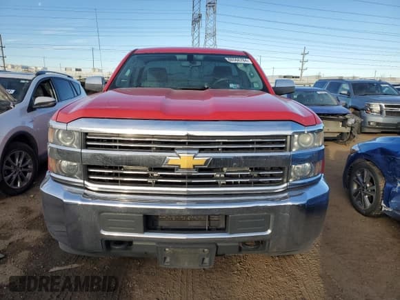 ✅ 2015 Chevrolet Silverado 2500HD Work Truck • VIN: 1GC0CUEG1FZ120723 • Lot: 86566784. Wystawiony na Copart z przebiegiem 206 532 mil. Bezpłatny archiwum sprzedaży aukcyjnych z USA i szczegółowy raport historii pojazdu na DreamBid. Zdjęcie 5.