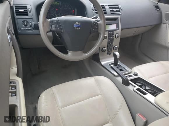 ✅ 2009 Volvo C70 • VIN: YV1MC67209J071512 • Lot: 72739724. Wystawiony na Copart z przebiegiem 101 877 mil. Bezpłatny archiwum sprzedaży aukcyjnych z USA i szczegółowy raport historii pojazdu na DreamBid. Zdjęcie 8.