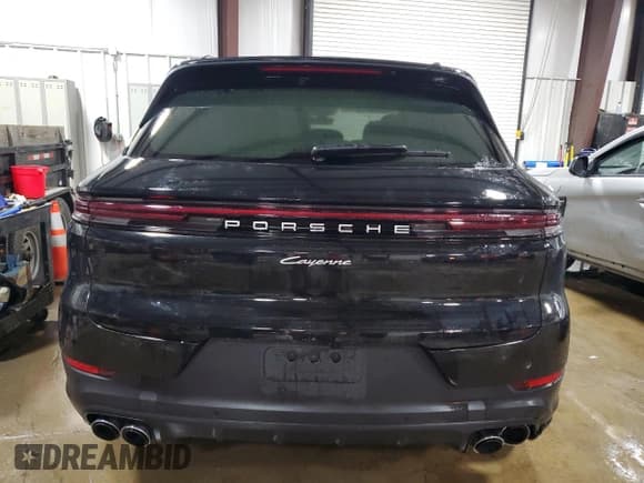 ✅ 2025 Porsche Cayenne • VIN: WP1AA2AY5SDA00023 • Lot: 45592335. Wystawiony na Copart z przebiegiem Nie podano. Bezpłatny archiwum sprzedaży aukcyjnych z USA i szczegółowy raport historii pojazdu na DreamBid. Zdjęcie 6.