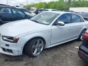 ✅ 2015 Audi S4 Premium Plus • VIN: WAUBGAFL2FA072538 • Lot: 42298898. Wystawiony na IAAI z przebiegiem 86 138 mil. Bezpłatny archiwum sprzedaży aukcyjnych z USA i szczegółowy raport historii pojazdu na DreamBid. Zdjęcie 14.