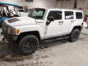 ✅ 2008 Hummer H3 SUV • VIN: 5GTEN13E388144071 • Lot: 43530657. Wystawiony na IAAI z przebiegiem 195 965 mil. Bezpłatny archiwum sprzedaży aukcyjnych z USA i szczegółowy raport historii pojazdu na DreamBid. Zdjęcie 2.