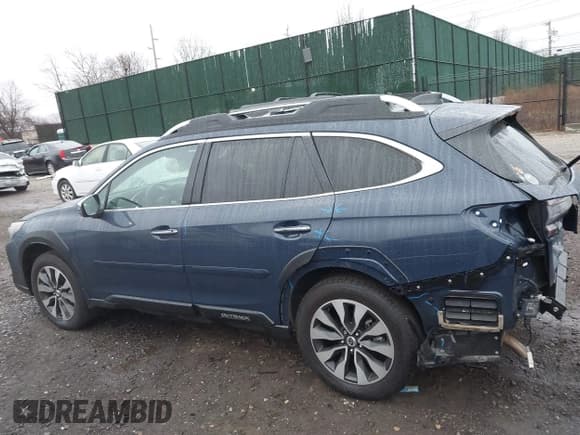 ✅ 2024 Subaru Outback Touring • VIN: 4S4BTAPC3R3204269 • Lot: 41923253. Wystawiony na IAAI z przebiegiem 12 059 mil. Bezpłatny archiwum sprzedaży aukcyjnych z USA i szczegółowy raport historii pojazdu na DreamBid. Zdjęcie 15.