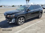✅ 2021 Jeep Cherokee Limited • VIN: 1C4PJLDX7MD235983 • Lot: 56552935. Wystawiony na Copart z przebiegiem 54 291 mil. Bezpłatny archiwum sprzedaży aukcyjnych z USA i szczegółowy raport historii pojazdu na DreamBid. Zdjęcie 1.