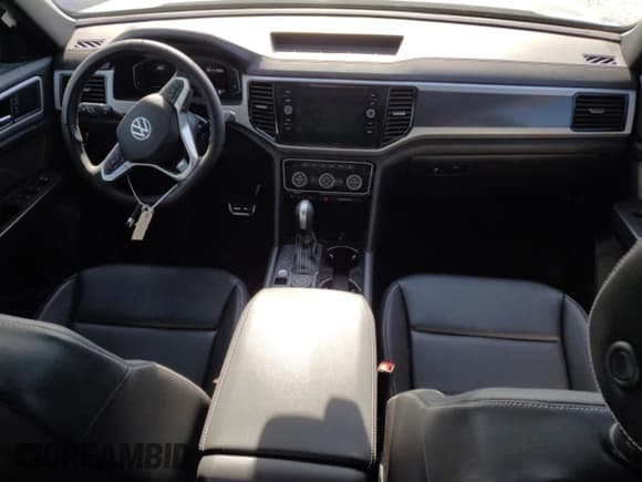 ✅ 2023 Volkswagen Atlas 2.0T SEL R-Line Black • VIN: 1V2SC2CA8PC227430 • Lot: 57908334. Wystawiony na Copart z przebiegiem 14 650 mil. Bezpłatny archiwum sprzedaży aukcyjnych z USA i szczegółowy raport historii pojazdu na DreamBid. Zdjęcie 8.