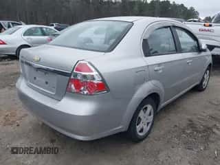 2008 Chevrolet Aveo LS z VIN KL1TD566X8B151512, wystawiony jako IAAI lot #41364928 z przebiegiem 67 477 mil mil oraz . Historia ofert i sprzedaży dostępna na DreamBid. Obrazek 4.