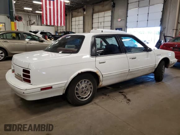 ✅ 1995 Oldsmobile Cutlass Ciera SL • VIN: 1G3AJ55M4S6320674 • Lot: 68347815. Listed on Copart with 105,671 mi. Free auction sales archive from the USA and detailed vehicle history report at DreamBid. Image 3.