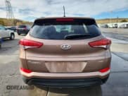✅ 2017 Hyundai Tucson SE • VIN: KM8J3CA45HU276205 • Лот: 87124935. Опубликован ранее на Copart с пробегом Не указан. Бесплатный доступ к архиву аукционных продаж из США и подробный отчёт об истории автомобиля на DreamBid. Изображение 6.