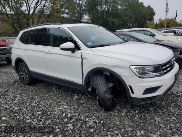 ✅ 2021 Volkswagen Tiguan SE • VIN: 3VV2B7AX4MM085159 • Lot: 84725305. Wystawiony na Copart z przebiegiem 61 203 mil. Bezpłatny archiwum sprzedaży aukcyjnych z USA i szczegółowy raport historii pojazdu na DreamBid. Zdjęcie 4.