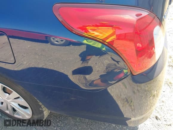 ✅ 2018 Nissan Versa S Plus • VIN: 3N1CN7AP3JL877253 • Lot: 42805715. Wystawiony na IAAI z przebiegiem 203 075 mil. Bezpłatny archiwum sprzedaży aukcyjnych z USA i szczegółowy raport historii pojazdu na DreamBid. Zdjęcie 12.