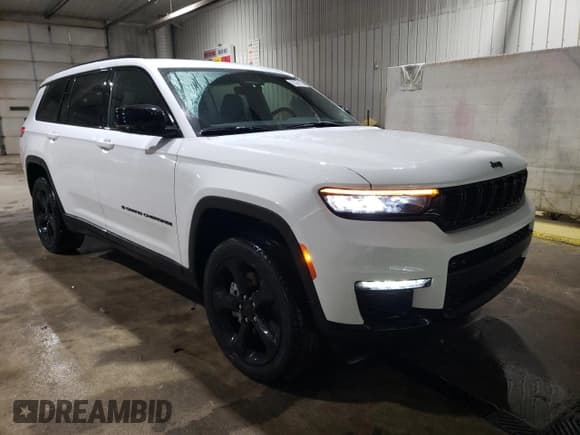 ✅ 2025 Jeep Grand Cherokee Limited • VIN: 1C4RJKBGXS8716807 • Lot: 93369155. Listed on Copart with 4,946 mi. Free auction sales archive from the USA and detailed vehicle history report at DreamBid. Image 4.