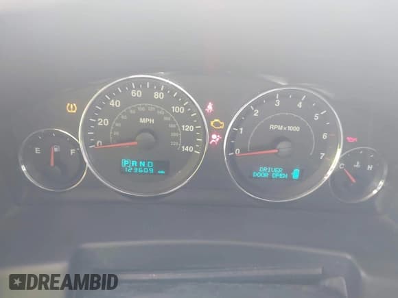 ✅ 2006 Jeep Commander • VIN: 1J8HG48N16C212153 • Lot: 42829776. Listed on IAAI with 123,609 mi. Free auction sales archive from the USA and detailed vehicle history report at DreamBid. Image 7.