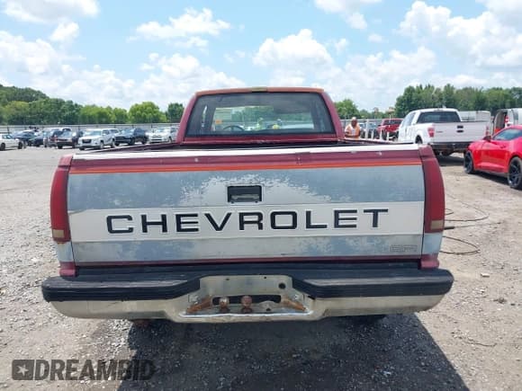 ✅ 1988 Chevrolet Silverado 1500 • VIN: 2GCEK19K7J1190525 • Лот: 42700348. Опубликован ранее на IAAI с пробегом 130 803 миль. Бесплатный доступ к архиву аукционных продаж из США и подробный отчёт об истории автомобиля на DreamBid. Изображение 17.