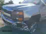 2018 Chevrolet Silverado 2500HD Work Truck z VIN 1GC2KUEGXJZ336462, wystawiony jako IAAI lot #43456042 z przebiegiem 162 564 mil mil oraz . Historia ofert i sprzedaży dostępna na DreamBid. Obrazek 6.