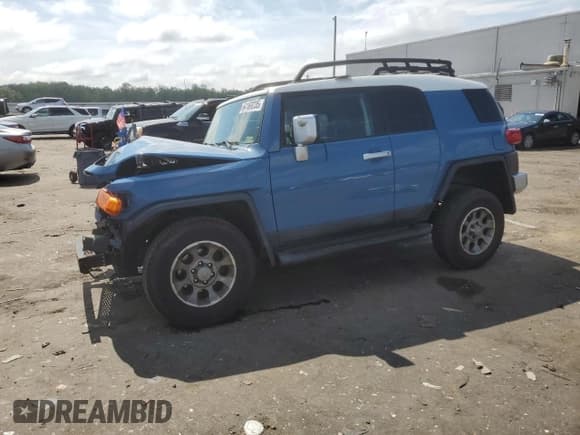 ✅ 2011 Toyota FJ Cruiser • VIN: JTEBU4BF2BK110489 • Lot: 64169235. Wystawiony na Copart z przebiegiem 164 516 mil. Bezpłatny archiwum sprzedaży aukcyjnych z USA i szczegółowy raport historii pojazdu na DreamBid. Zdjęcie 1.