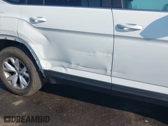 ✅ 2018 Volkswagen Atlas SE • VIN: 1V2KR2CAXJC542218 • Lot: 43107717. Listed on IAAI with 168,216 mi. Free auction sales archive from the USA and detailed vehicle history report at DreamBid. Image 6.