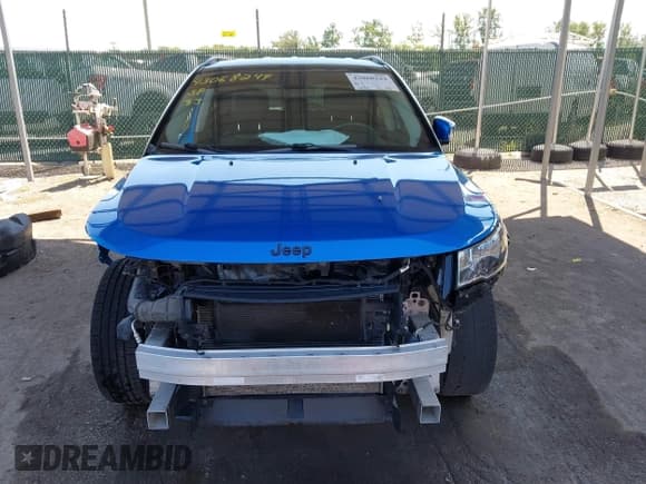 ✅ 2019 Jeep Compass Latitude • VIN: 3C4NJDBBXKT781365 • Lot: 43068244. Listed on IAAI with 102,749 mi. Free auction sales archive from the USA and detailed vehicle history report at DreamBid. Image 13.