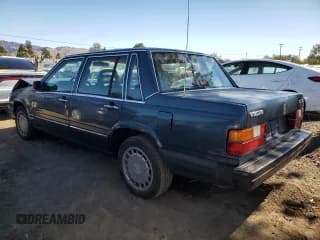 ✅ 1989 Volvo 740 • VIN: YV1FX8842K1375813 • Lot: 78511954. Wystawiony na Copart z przebiegiem 142 838 mil. Bezpłatny archiwum sprzedaży aukcyjnych z USA i szczegółowy raport historii pojazdu na DreamBid. Zdjęcie 2.