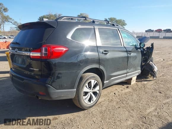✅ 2022 Subaru Ascent Premium • VIN: 4S4WMAED8N3411728 • Lot: 43510389. Listed on IAAI with 61,875 mi. Free auction sales archive from the USA and detailed vehicle history report at DreamBid. Image 4.