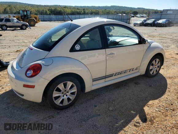 ✅ 2009 Volkswagen Beetle S • VIN: 3VWPW31C69M507371 • Lot: 85359755. Listed on Copart with 168,556 mi. Free auction sales archive from the USA and detailed vehicle history report at DreamBid. Image 3.