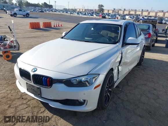 ✅ 2015 BMW 3 Series 328i • VIN: WBA3C1C55FK123417 • Lot: 42222908. Listed on IAAI with 115,075 mi. Free auction sales archive from the USA and detailed vehicle history report at DreamBid. Image 2.