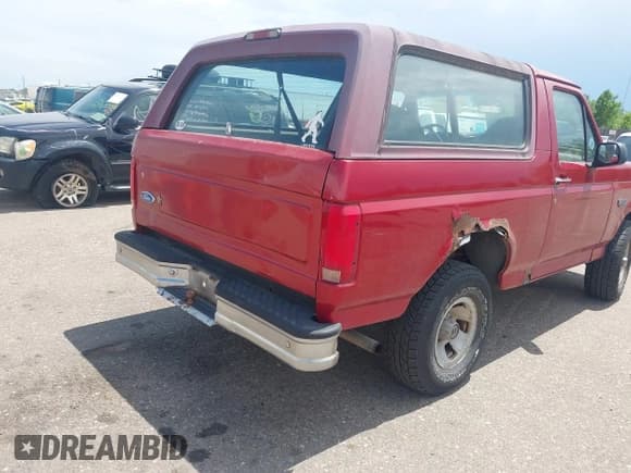 ✅ 1996 Ford Bronco XL • VIN: 1FMEU15N7TLB57947 • Lot: 42500201. Listed on IAAI with 224,982 mi. Free auction sales archive from the USA and detailed vehicle history report at DreamBid. Image 6.
