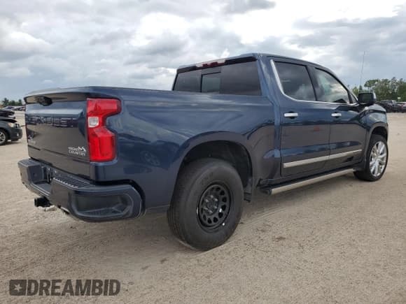 ✅ 2022 Chevrolet Silverado 1500 High Country • VIN: 1GCPAFED9NZ631102 • Лот: 71194294. Опубликован ранее на Copart с пробегом 48 027 миль. Бесплатный доступ к архиву аукционных продаж из США и подробный отчёт об истории автомобиля на DreamBid. Изображение 3.