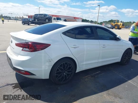 ✅ 2019 Hyundai Elantra SE • VIN: 5NPD74LF9KH486818 • Lot: 43426085. Listed on IAAI with 66,577 mi. Free auction sales archive from the USA and detailed vehicle history report at DreamBid. Image 4.