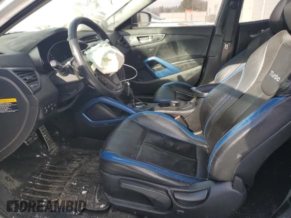 ✅ 2013 Hyundai Veloster Turbo • VIN: KMHTC6AE7DU152093 • Lot: 87879405. Wystawiony na Copart z przebiegiem 241 772 mil. Bezpłatny archiwum sprzedaży aukcyjnych z USA i szczegółowy raport historii pojazdu na DreamBid. Zdjęcie 7.