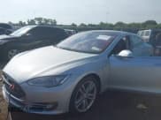 ✅ 2013 Tesla Model S • VIN: 5YJSA1CN4DFP17253 • Lot: 42952661. Wystawiony na IAAI z przebiegiem Nie podano. Bezpłatny archiwum sprzedaży aukcyjnych z USA i szczegółowy raport historii pojazdu na DreamBid. Zdjęcie 6.