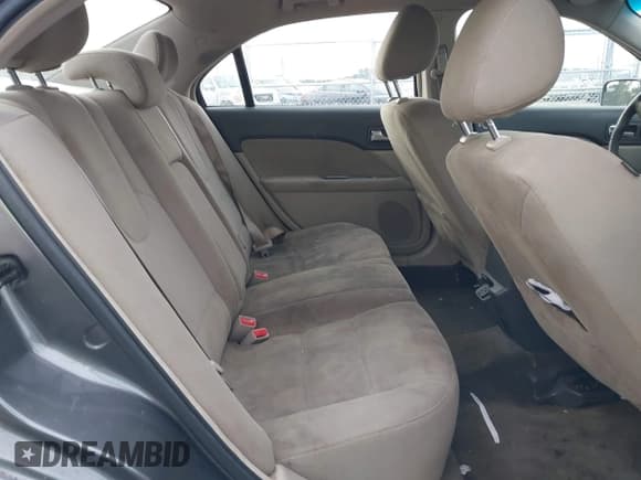 ✅ 2011 Ford Fusion Hybrid • VIN: 3FADP0L33BR116627 • Lot: 43911282. Listed on IAAI with 147,176 mi. Free auction sales archive from the USA and detailed vehicle history report at DreamBid. Image 8.