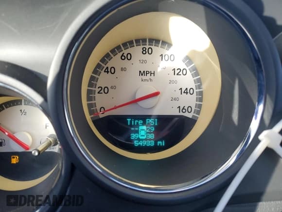 ✅ 2010 Dodge Challenger R/T Classic • VIN: 2B3CJ5DT9AH175129 • Lot: 44908285. Wystawiony na Copart z przebiegiem 54 933 mil. Bezpłatny archiwum sprzedaży aukcyjnych z USA i szczegółowy raport historii pojazdu na DreamBid. Zdjęcie 9.