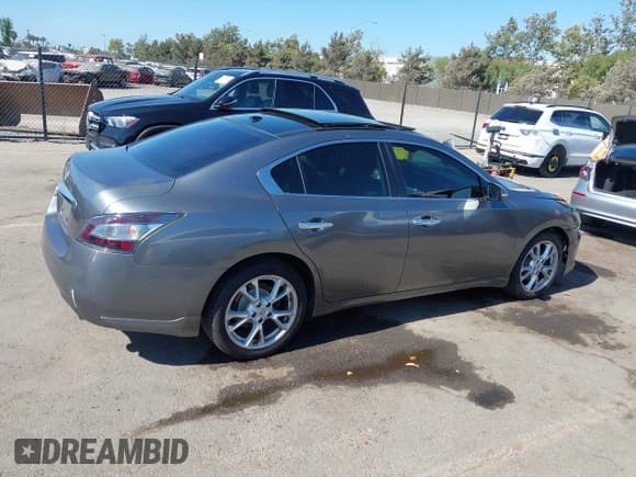 ✅ 2014 Nissan Maxima SV • VIN: 1N4AA5AP8EC440120 • Lot: 42789983. Wystawiony na IAAI z przebiegiem 139 913 mil. Bezpłatny archiwum sprzedaży aukcyjnych z USA i szczegółowy raport historii pojazdu na DreamBid. Zdjęcie 13.