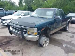 1993 Dodge Dakota z VIN 1B7GG23Y4PS212227, wystawiony jako IAAI lot #42748518 z przebiegiem 269 514 mil mil oraz . Historia ofert i sprzedaży dostępna na DreamBid. Obrazek 2.