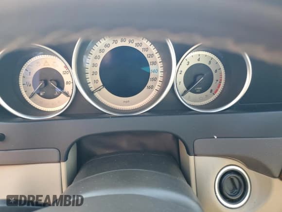 ✅ 2013 Mercedes-Benz C 250 Sport • VIN: WDDGF4HB0DA750742 • Lot: 62776725. Wystawiony na Copart z przebiegiem Nie podano. Bezpłatny archiwum sprzedaży aukcyjnych z USA i szczegółowy raport historii pojazdu na DreamBid. Zdjęcie 9.