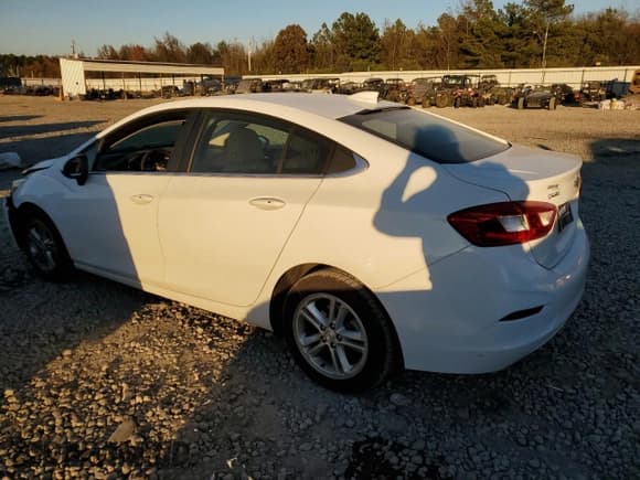 ✅ 2017 Chevrolet Cruze LT • VIN: 1G1BE5SM7H7220559 • Lot: 68553432. Listed on Copart with 85,085 mi. Free auction sales archive from the USA and detailed vehicle history report at DreamBid. Image 2.