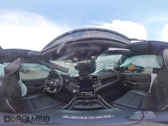 2019 Ram 1500 Limited z VIN 1C6SRFPT1KN553836, wystawiony jako Copart lot #64444235 z przebiegiem 131 978 mil mil oraz Szkoda całkowita • Salvage title. Historia ofert i sprzedaży dostępna na DreamBid. Obrazek 14.