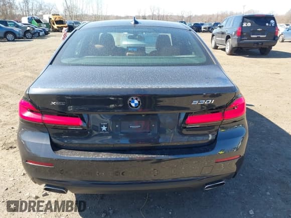 ✅ 2021 BMW 5 Series 530i xDrive • VIN: WBA13BJ05MCF37926 • Lot: 41704102. Listed on IAAI with 22,072 mi. Free auction sales archive from the USA and detailed vehicle history report at DreamBid. Image 16.