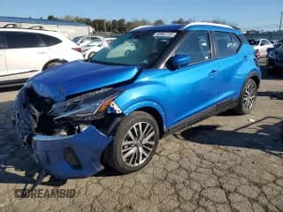 ✅ 2021 Nissan Kicks SV • VIN: 3N1CP5CV0ML476760 • Лот: 82647785. Опубликован ранее на Copart с пробегом 68 772 миль. Бесплатный доступ к архиву аукционных продаж из США и подробный отчёт об истории автомобиля на DreamBid. Изображение 1.