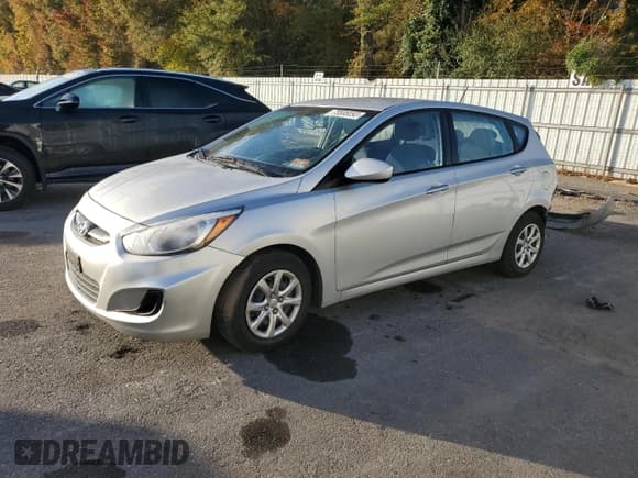 ✅ 2015 Hyundai Accent GS • VIN: KMHCT5AE6FU216346 • Лот: 73585093. Опубликован ранее на Copart с пробегом 28 747 миль. Бесплатный доступ к архиву аукционных продаж из США и подробный отчёт об истории автомобиля на DreamBid. Изображение 1.