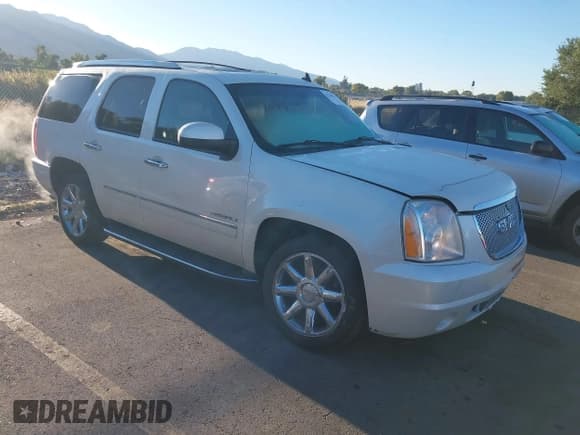 ✅ 2011 GMC Yukon Denali • VIN: 1GKS2EEF2BR239680 • Lot: 43342034. Listed on IAAI with 228,712 mi. Free auction sales archive from the USA and detailed vehicle history report at DreamBid. Image 1.