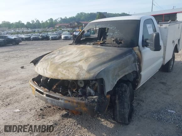 ✅ 2007 Chevrolet Silverado 2500HD Work Truck • VIN: 1GBHC24U47E174075 • Lot: 42147659. Wystawiony na IAAI z przebiegiem Nie podano. Bezpłatny archiwum sprzedaży aukcyjnych z USA i szczegółowy raport historii pojazdu na DreamBid. Zdjęcie 6.