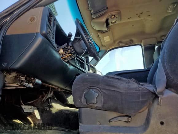 ✅ 2002 Chevrolet Silverado 1500 LS • VIN: 2GCEC19V521162926 • Лот: 91719365. Опубликован ранее на Copart с пробегом 285 894 миль. Бесплатный доступ к архиву аукционных продаж из США и подробный отчёт об истории автомобиля на DreamBid. Изображение 7.