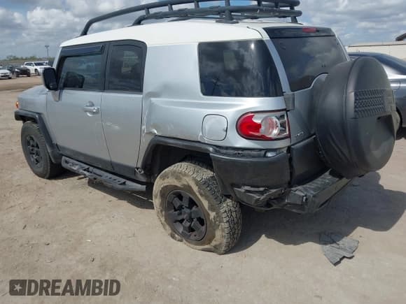 ✅ 2008 Toyota FJ Cruiser • VIN: JTEBU11F08K034747 • Лот: 43376949. Опубликован ранее на IAAI с пробегом 169 497 миль. Бесплатный доступ к архиву аукционных продаж из США и подробный отчёт об истории автомобиля на DreamBid. Изображение 3.