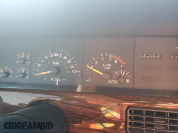 ✅ 1990 Pontiac Bonneville • VIN: 1G2HX54C0L1229409 • Лот: 69831185. Опубликован ранее на Copart с пробегом 134 084 миль. Бесплатный доступ к архиву аукционных продаж из США и подробный отчёт об истории автомобиля на DreamBid. Изображение 9.